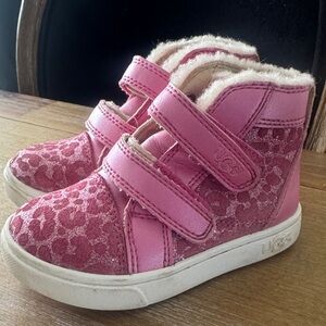 UGG Kids Boots in Sparkly sneakers Pink size 7